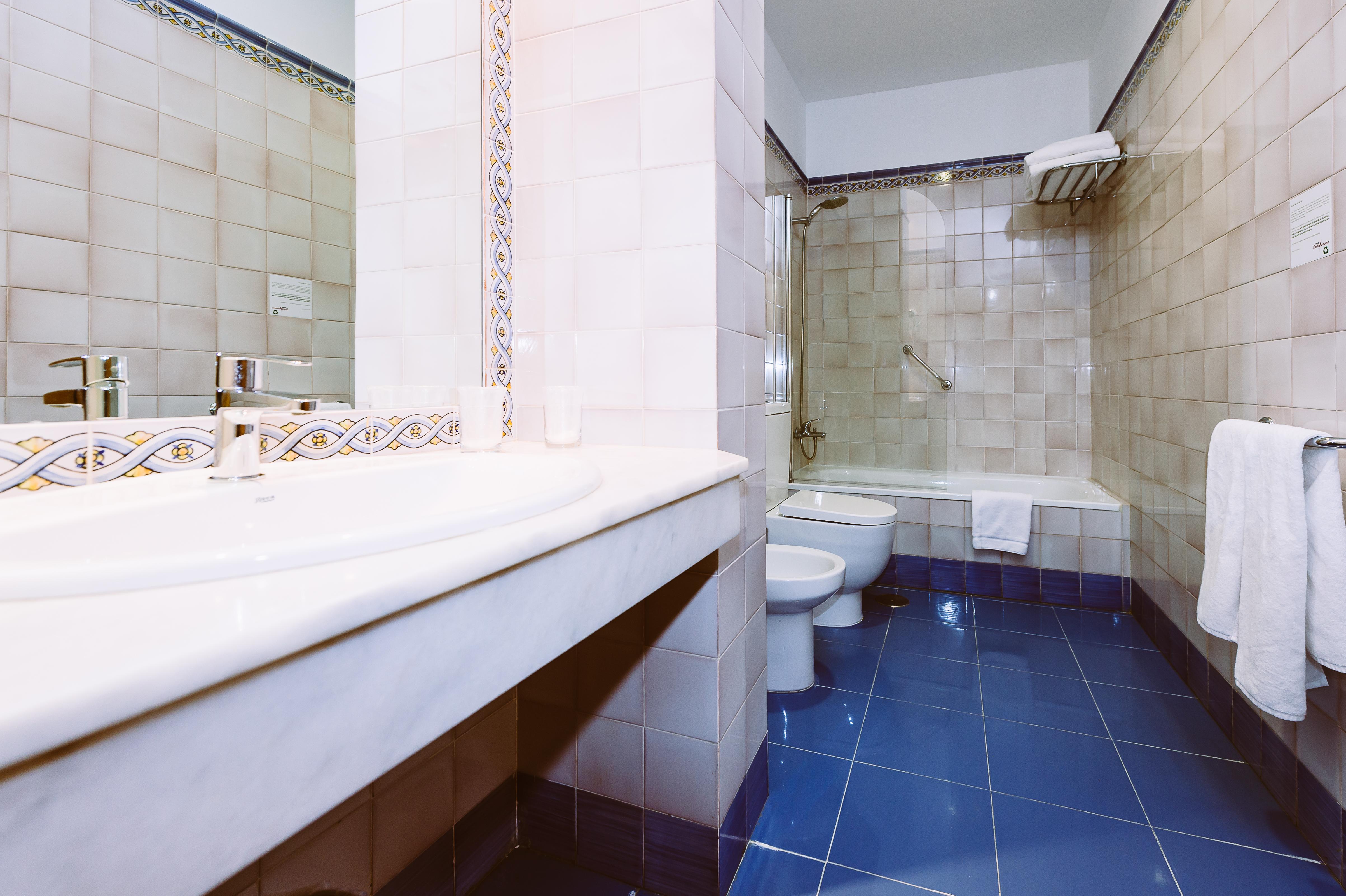 Hotel Basic Dona Manuela 2*
