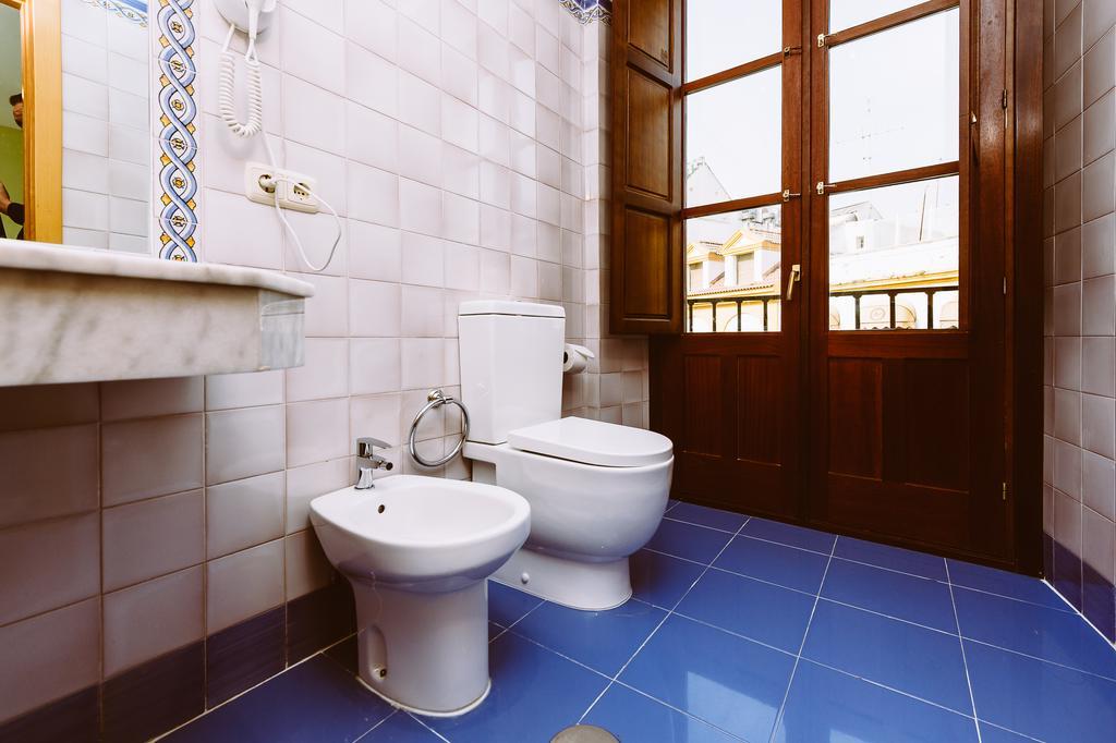 Basic Dona Manuela Hotel